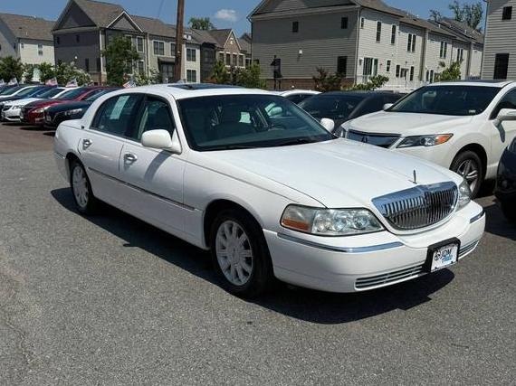 LINCOLN TOWN CAR 2006 1LNHM82W06Y646149 image
